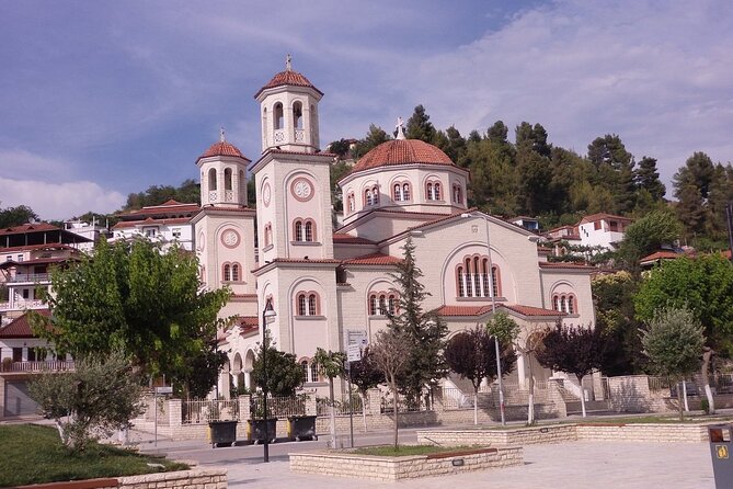 Berat Tour & Traditional Lunch - From Tirana/Durres - Traditional lunch in Berat: a simple included payoff