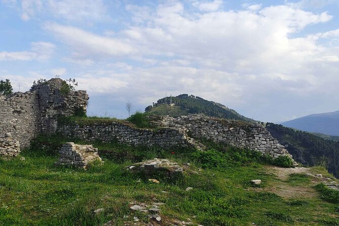 Berat - Unesco Heritage & Wine Tasting, Private Tour - Lunch at a traditional restaurant: included, and actually worth treating as a highlight