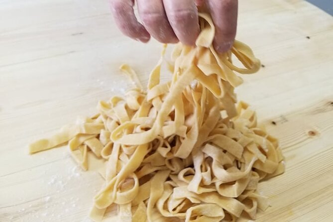 Cooking Class - The 2-hour flow: from starter to dessert in one cooking session