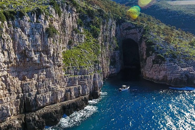 Explore Vlora Bay: Sazani Island &Karaburun peninsula from Tirana - Who should book this trip