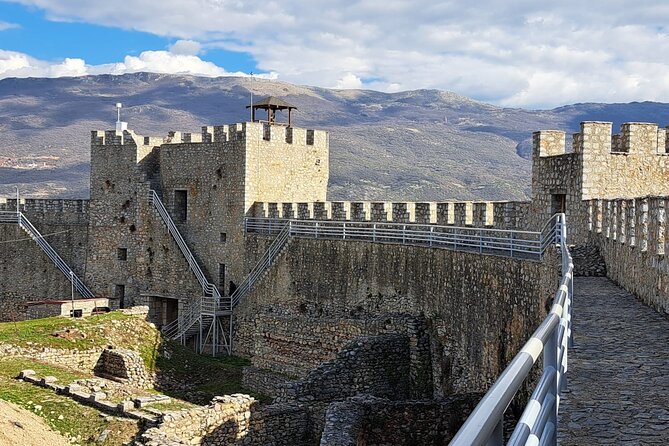 North Macedonia: Ohrid & Saint Naum Day Tour from Tirana - The scenic return: lake perimeter drives, Qafe Thana, and Lin Village