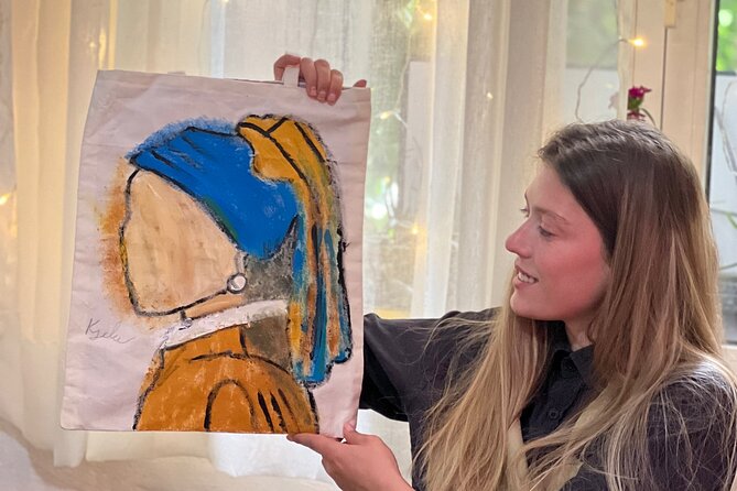 Painting on Tote Bags Workshop with Welcome Drink - Choosing a Design That Fits Your Style (Even If You Hate Drawing)