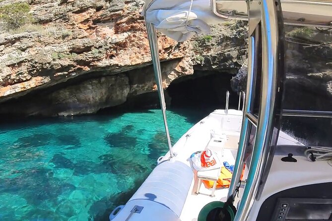 Private 6 H Boat Dafina Bay & Bear's Bay - Stop 2: Haxhi Ali Cave, short cave time for swimming and snorkeling