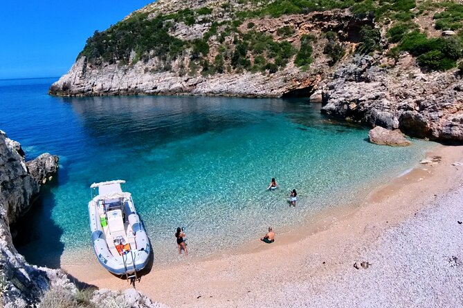 Private Full Day Boat Expedition to Grama Bay - Stop 5: Grama Bay for 3 Hours, Snorkeling or the Stone in the Sky