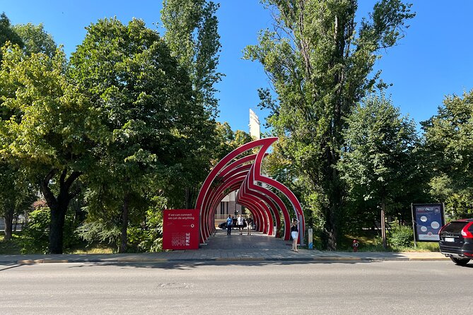 Quick Tour of Tirana - Deshmoret e Kombit Boulevard to the Pyramid: Finishing With a Conversation Piece