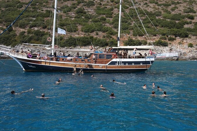 Saranda Prince Ennio-Daily Yacht Tour - Kakoma Beach for a Short, Calm Break (20 to 30 Minutes)