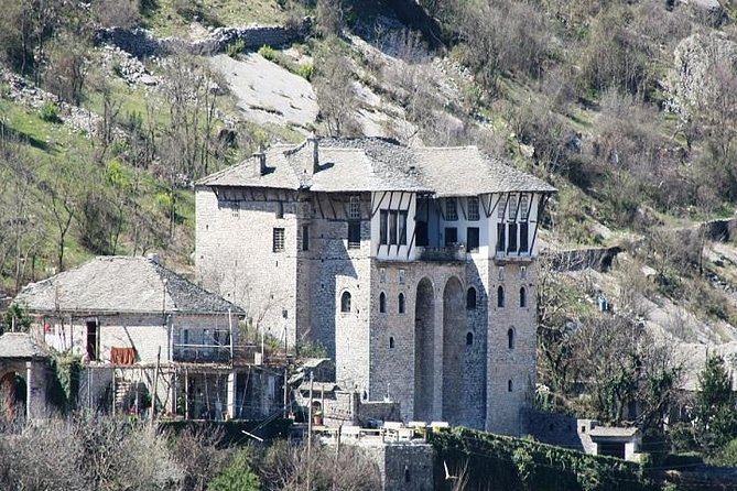 Visit the City of Gjirokastra - The included free time: how to use it without wasting it