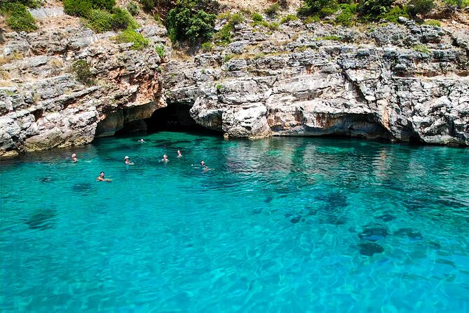 Vlore: Dafina Bay and Haxhi Ali Cave Private Speedboat Tour - St. Vasil Bay and the 10-Minute Walk to St. Koli
