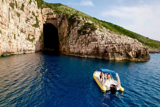 Vlore Private Boat Tour to Haxhi Ali Cave & Karaburun Beach - Key things that make this boat tour work